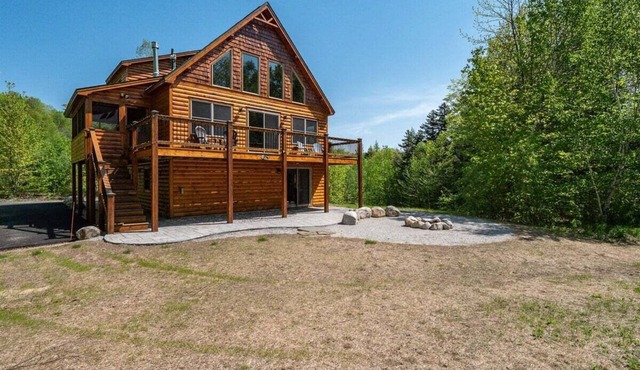 Sunday River Powder Ridge Ski Chalet