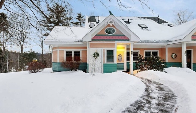 Sunlit Suite with a Kitchenette, Gas Fireplace, Fast WiFi, Patio, & Pool