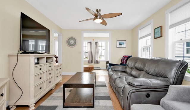 Sunny, spacious, family-friendly beach house minutes from all OOB offers