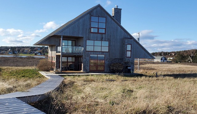 Surf House - A Beachside Paradise