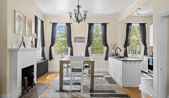The 87th Townhome - Local Landmark