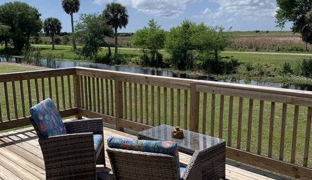 The Canal House on the canal. Bring your boat. Relax and enjoy.