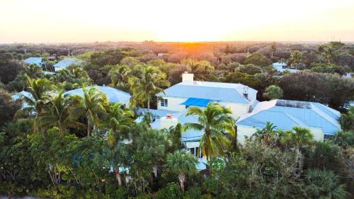 The Caribbean Court Boutique Hotel