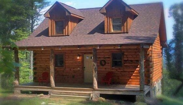The Crooked Oak Cabin