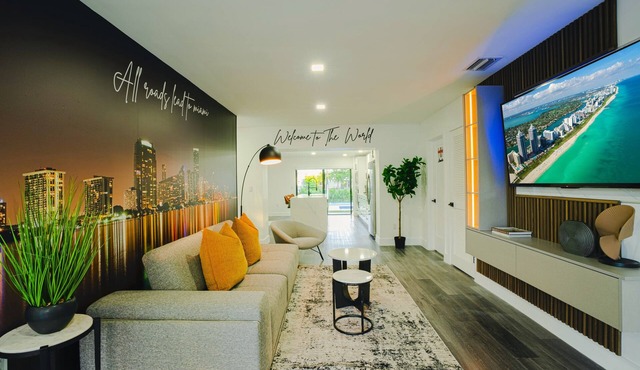 The Grand World Mansion/9 Bedrooms/Game Room/Htd Pool/Pickleball/Mini Golf/BBQ