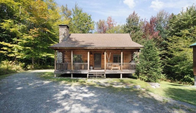 The Stratton Cabin | Close to Stratton & Mt Snow!