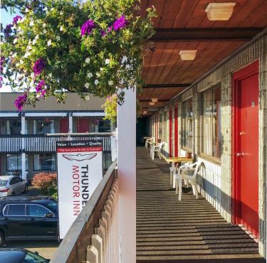Thunderbird Motor Inn