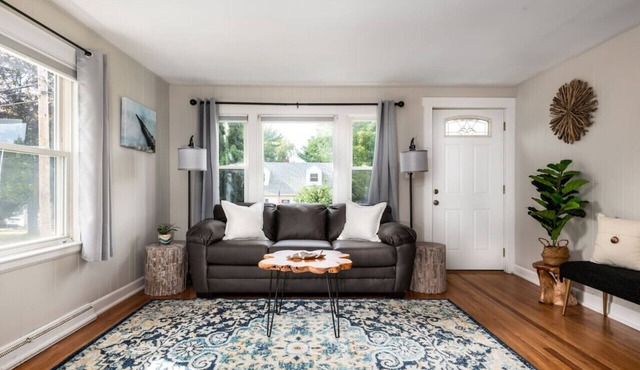 Tranquil 3B Residence: Near Downtown Portland