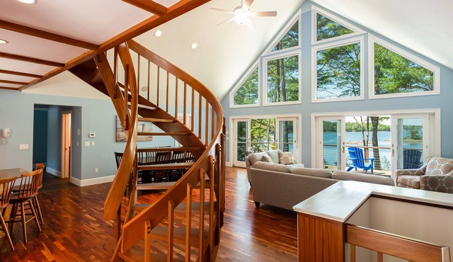 Tranquil Harbor - Enjoy a beautiful vacation at this well-appointed home