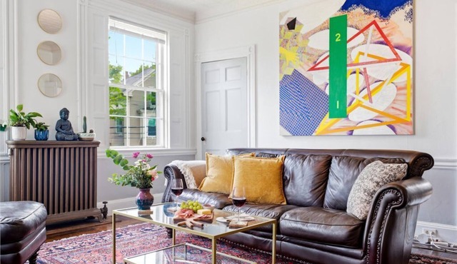 Two Beautiful Apartments- Ideal for Groups!