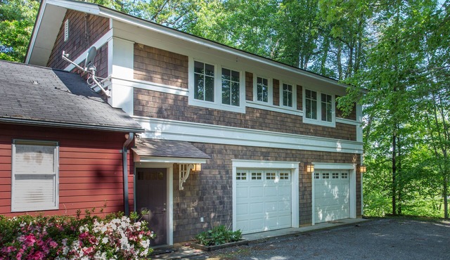 Two Bedroom Loft Near Charlottesville and Wineries, Dog Friendly