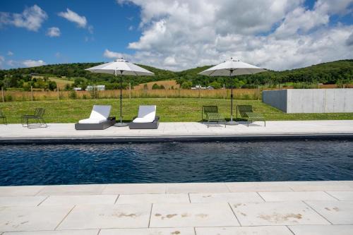 Valley View - Renovated Cottage New Addon and Pool