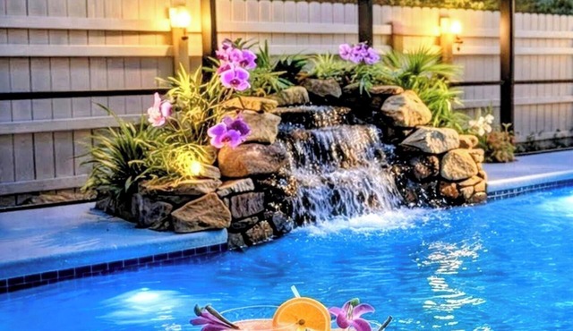 Vero Beach Oasis Heated Pool + Hot Tub Tiki Bar Pet-Friendly Near Beach
