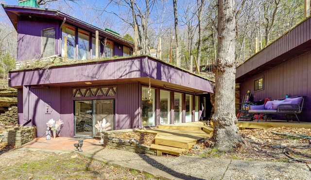 Walk to Beaver Lake! 'The Cavehouse' w/4 Decks