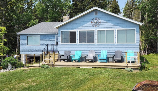 Walk to Pigeon Hill Bay: Coastal Maine Cottage