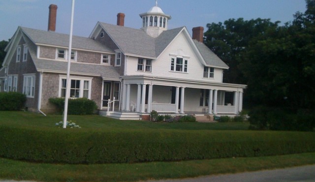 Warren's Point in Little Compton - Blissful views, Victorian house
