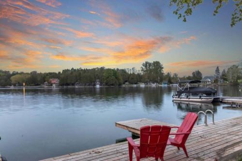 Waterfront Bliss Firepit and BBQ