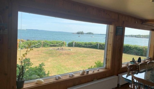 Waterfront Cabin and Cottage both together at the end of the World. Peaceful.