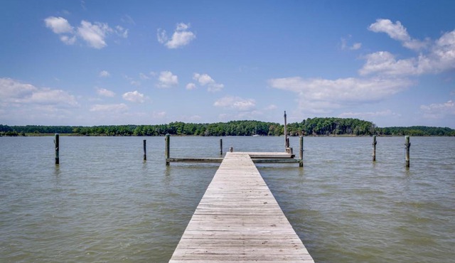 Waterfront Cambridge Gem w/Hot Tub, Pool & Dock!