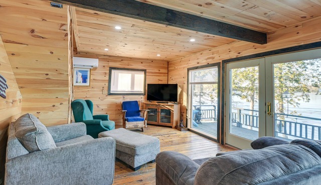 Waterfront Lincoln Home w/2 Decks & Fire Pit