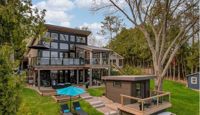 Waterfront Luxury at Fox & Fern Retreat