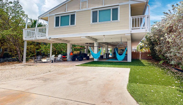 Waterfront Oasis with Private Dock, Firepit, Grill & WiFi - Snowbirds Welcome