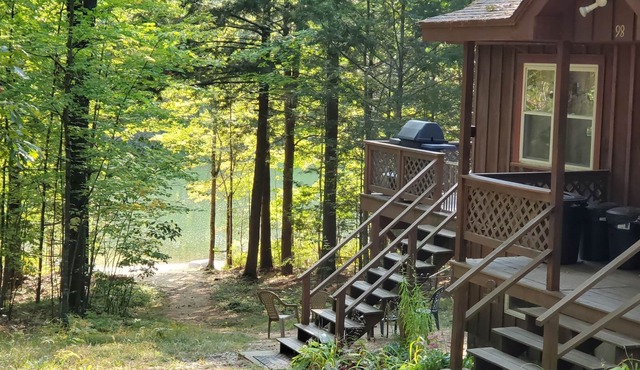Waterfront Quaint Maine Cabin