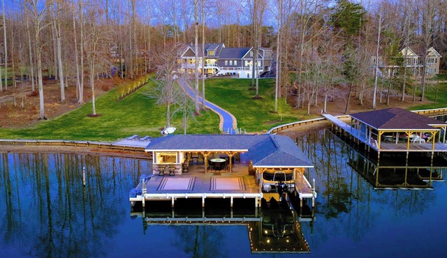 Waterfront Retreat Lakefront Game Room Dock