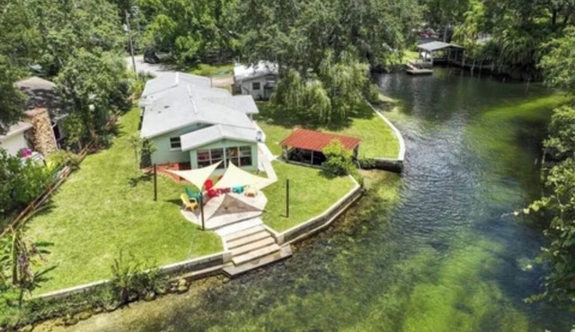 Weeki Wachee Main River Kayaks Private Stairs Large Yard Manatees