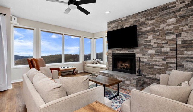 Wintergreen Mountain Views - Diamond in the Slopes - Close to Breweries & Hiking