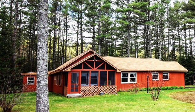 Woodland Getaway Near Rivers, Ponds and Waterfalls