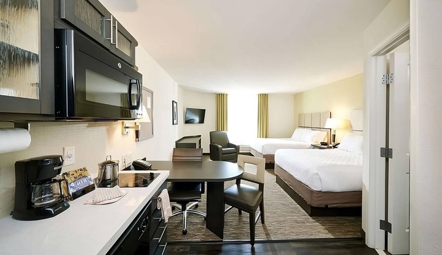 Your Home Away From Home! Pool, Pet-Friendly Unit, Near Edgar Allen Poe Museum