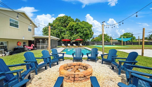 Your own 5BR Private Oasis! w/Private Pool+Pickleball