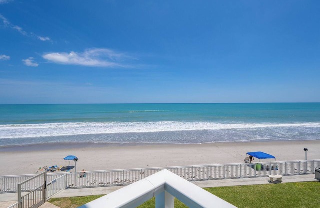 Oceanfront 2BR Condo w/Private Balcony at Paradise Beach Club, Unit 341