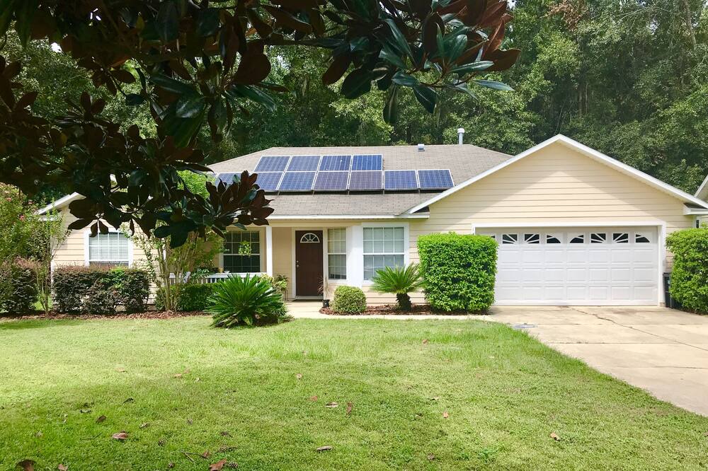 Gainesville House | Gator Alumni House, 2 Miles From Campus