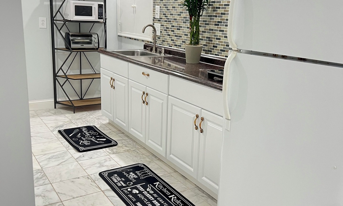Newington Apartment | Cozy 2-bedroom Basement apartment in charming Lorton near DC