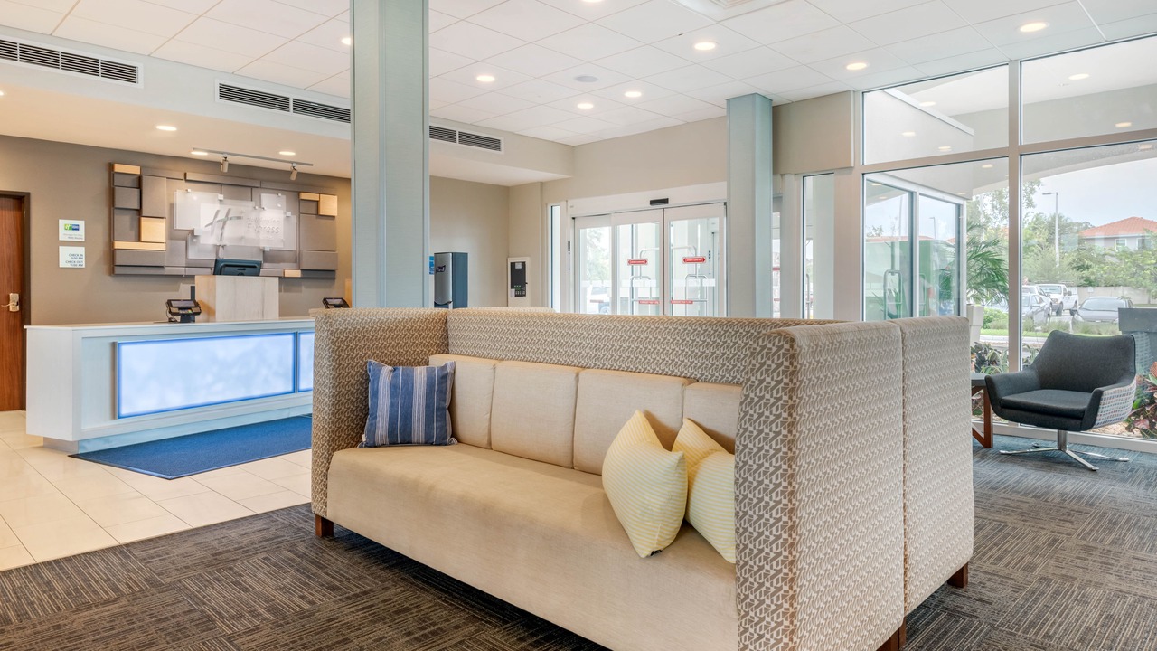 Photo of Livingroom in South Pinellas Community Council