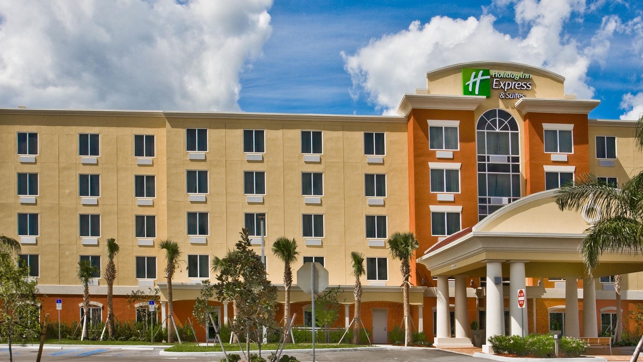 Photo of Buildings in Saint Lucie West