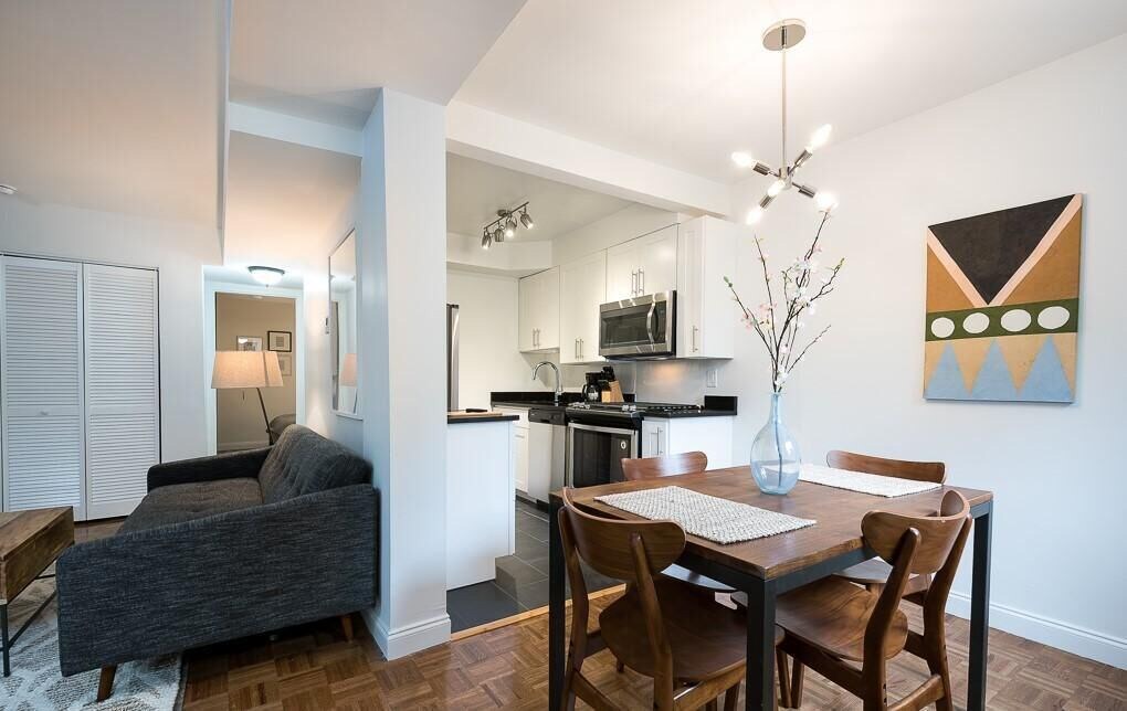 Photo of Livingroom in Navy Yard