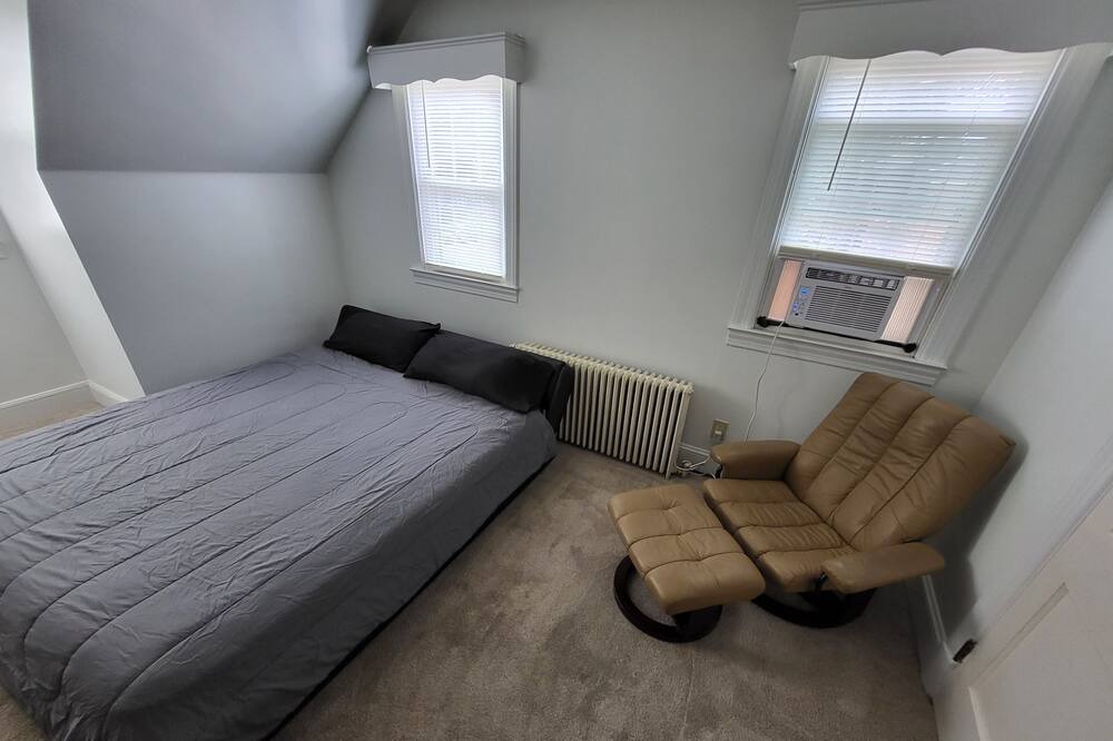 Photo of Bedroom in Glen Burnie