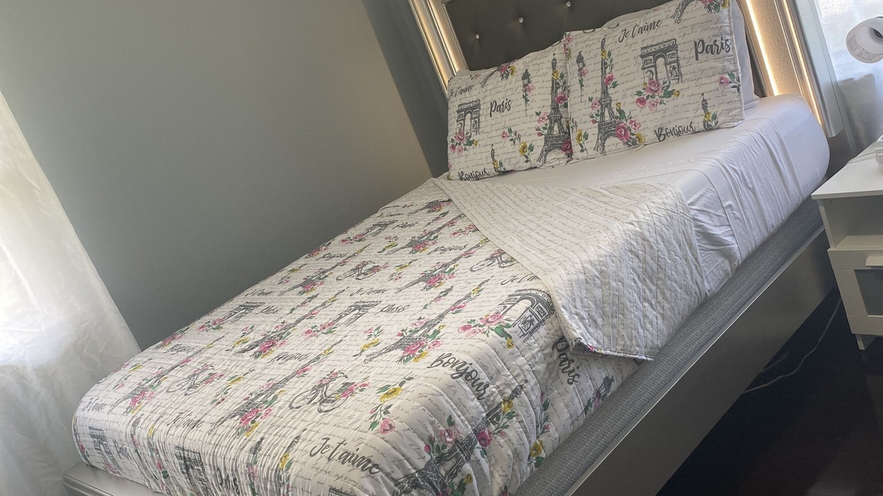 Photo of Bedroom in Calverton