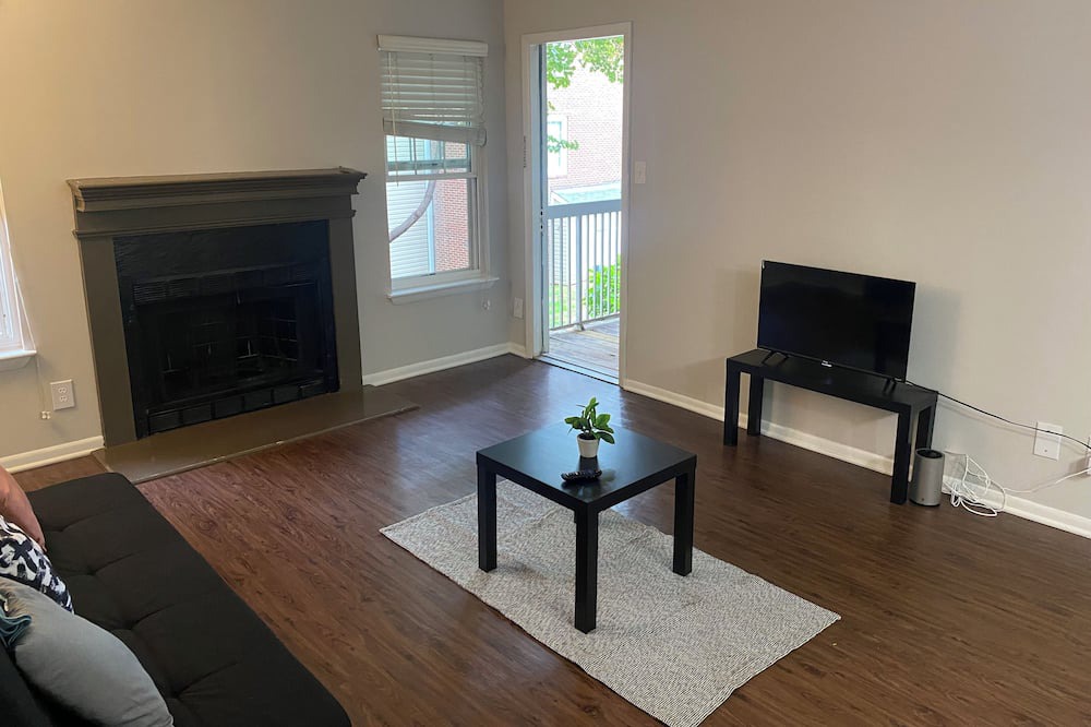 Photo of Livingroom in Gaithersburg