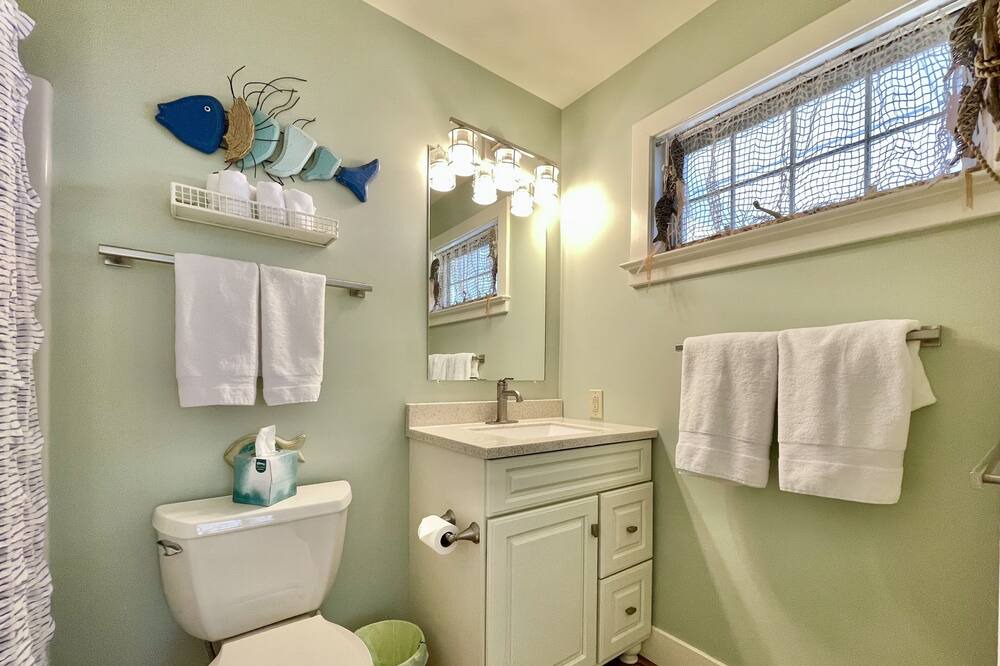 Photo of Bathroom in Isle of Springs