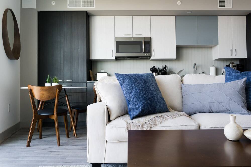 Photo of Livingroom in Tysons