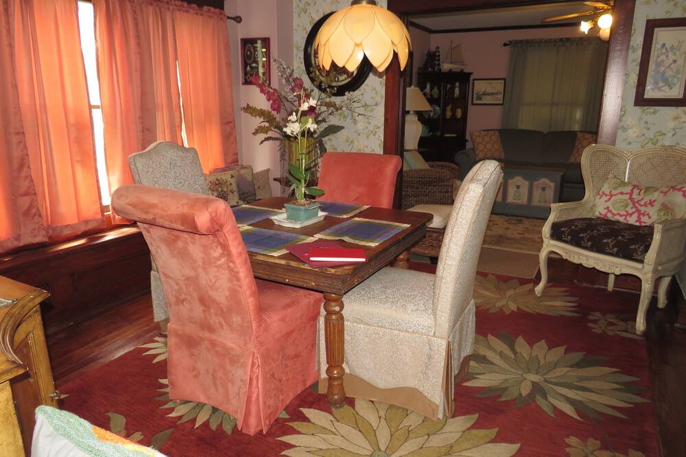 Photo of Livingroom in Crisfield