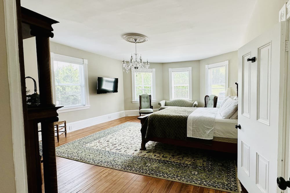 Photo of Bedroom in Sperryville