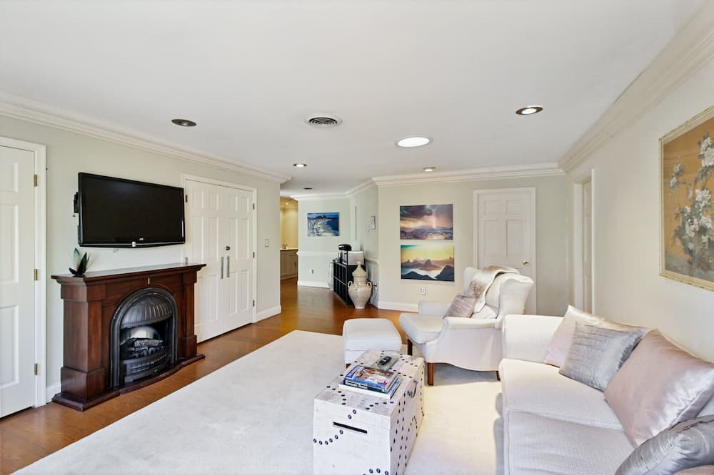 Photo of Bedroom in Long Green