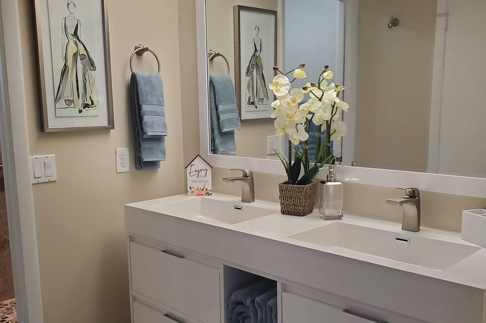 Photo of Bathroom in Florida Ridge