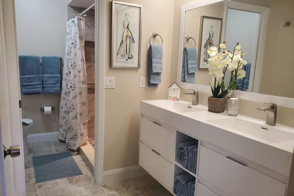 Photo of Bathroom in Florida Ridge