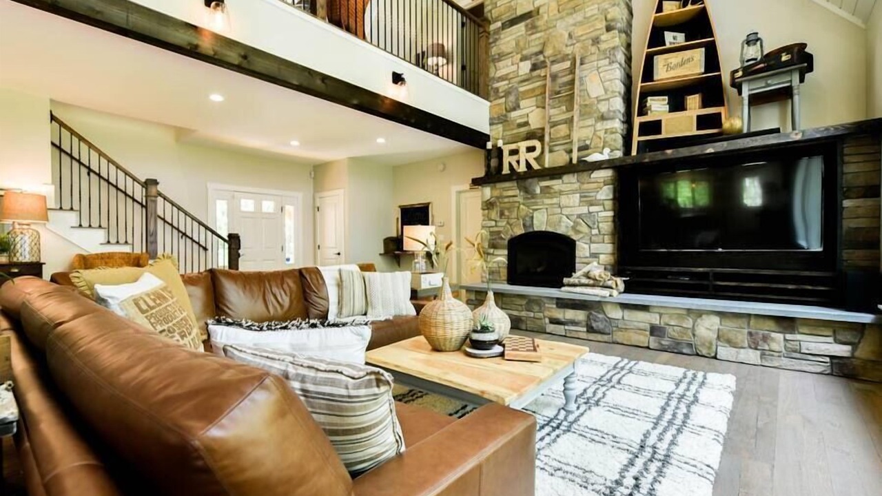 Photo of Livingroom in Raymond